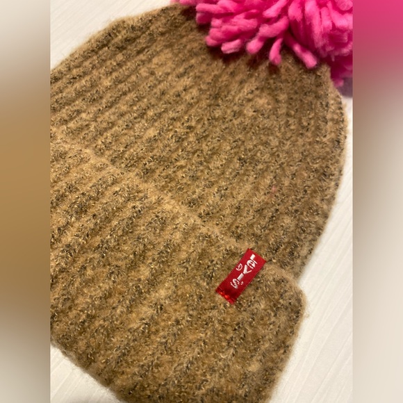 WINTER LEVI HAT - NWOT - Picture 2 of 3